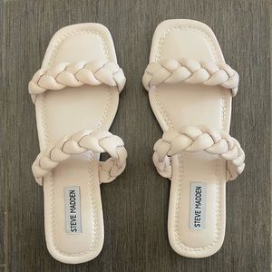 Never worn Steve Madden flat sandals. Size 7.5